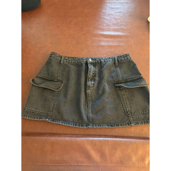 Shein Black Cargo Skirt with Pockets Size XL - Picture 1 of 5